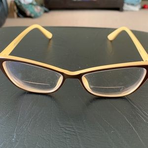 Trendy, cream and animal print glasses.